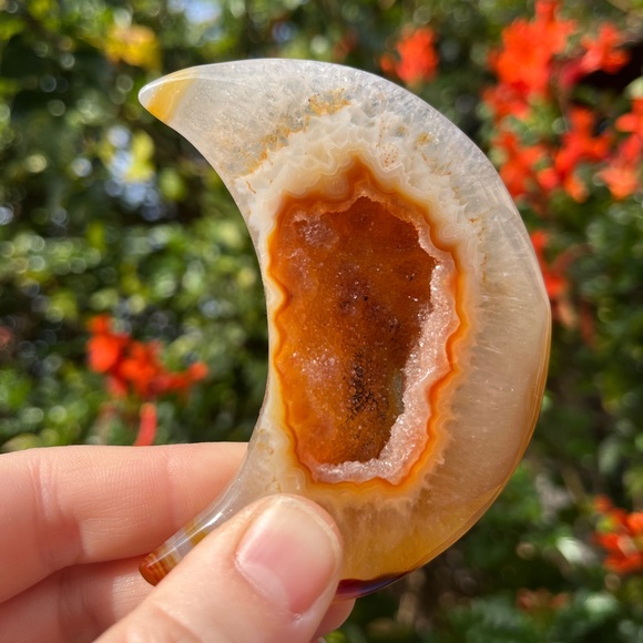 Carnelian Moon Art Home Decoration Quartz Crystal Natural Stone Rock - Picture 3 of 13